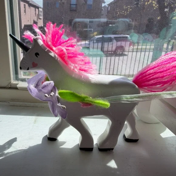 Le toy van Pink and White Toy Horse Carriage - Picture 3 of 7